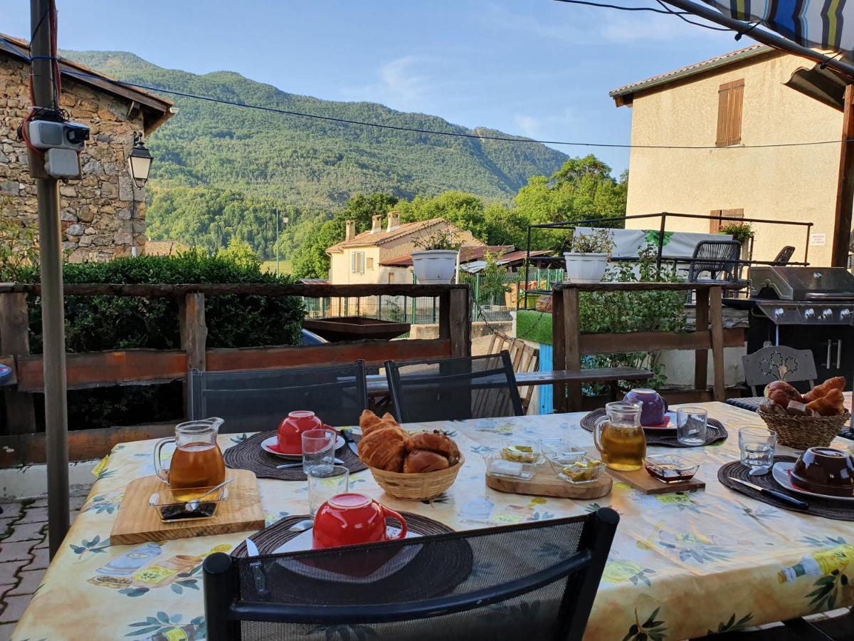 ホテル Gite De Provence - Bayons エクステリア 写真